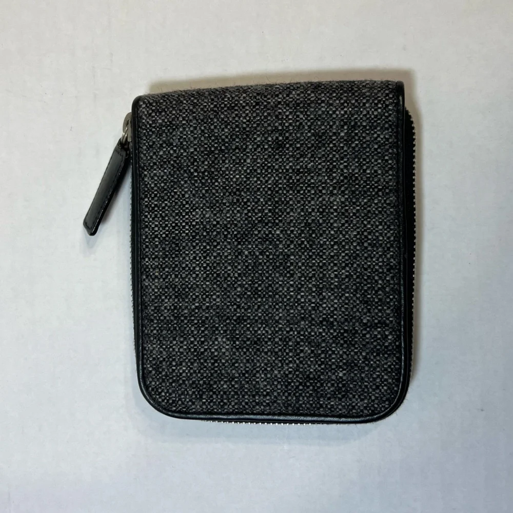 Salvatore Ferragamo,‎ compact zip around wallet